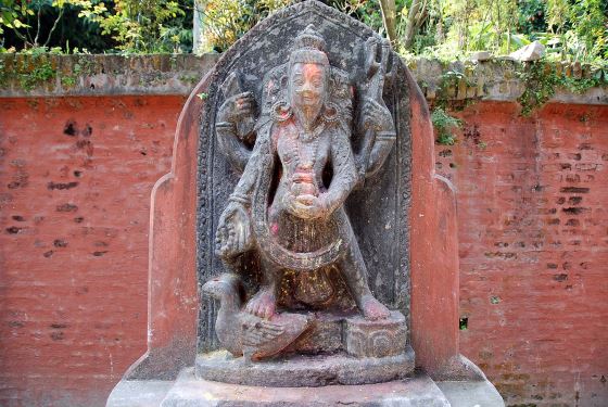 Статуя Брахме в городе Гокарна что в Индии.