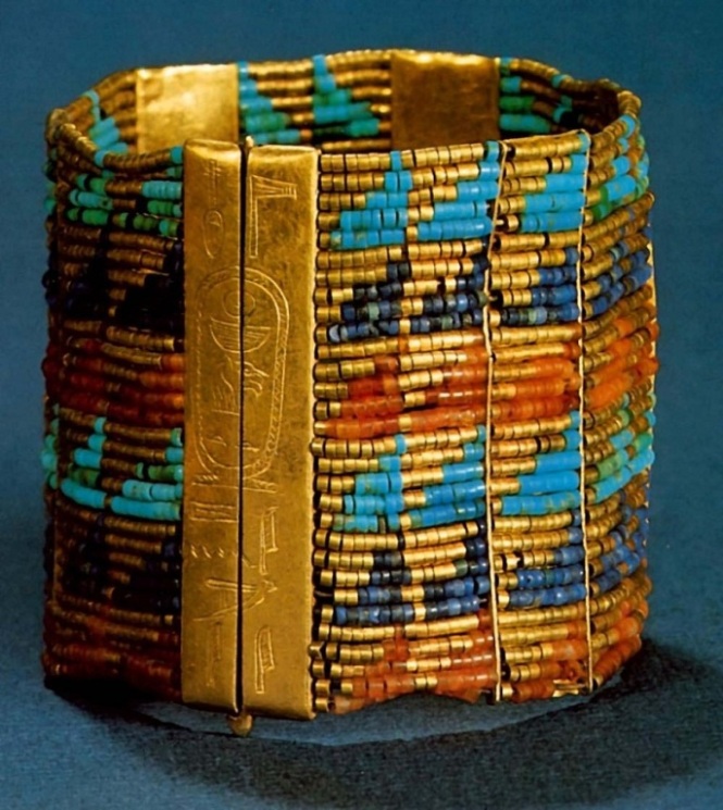 Браслет царицы Аххотеп. Ок. 1530 г. до н. э. Египет