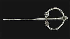 Серебряная брошь древнего викинга. Британский музей. Лондон