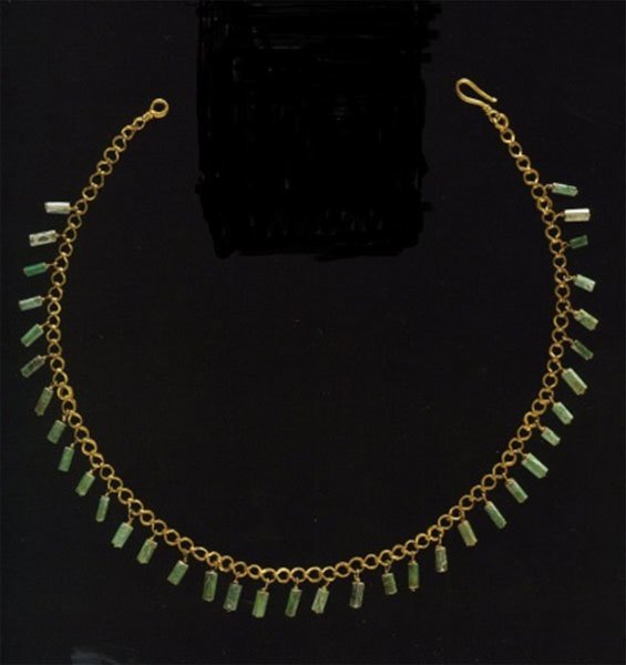 Золотое ожерелье Креперии с сапфирами археология, древний рим, интересно, история, скелеты