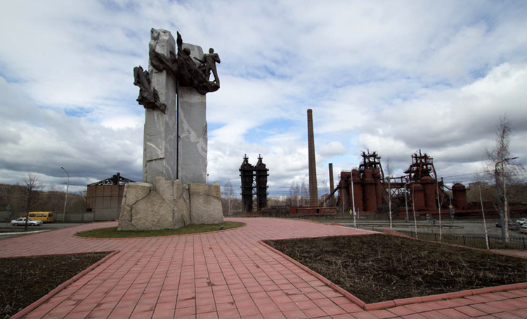 Памятник металлургам Нижнего Тагила
