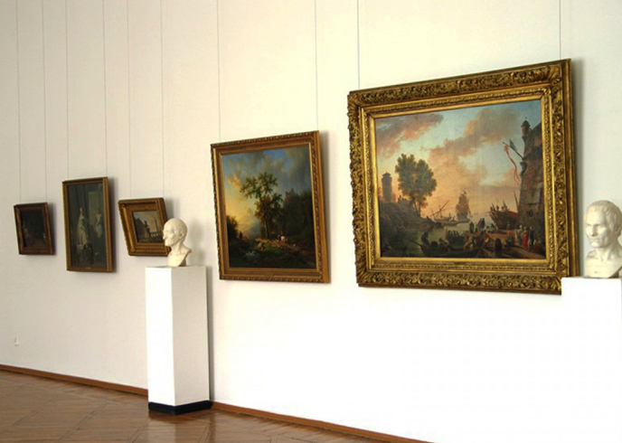 Внутри музея изобразительного искусства
