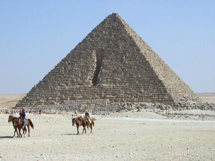 возраст пирамиды хеопса