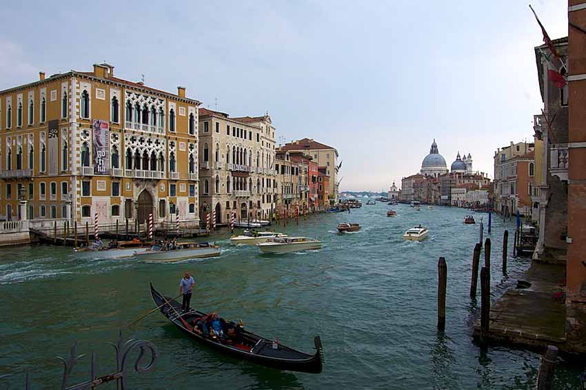 Венеция, вид с моста Академии