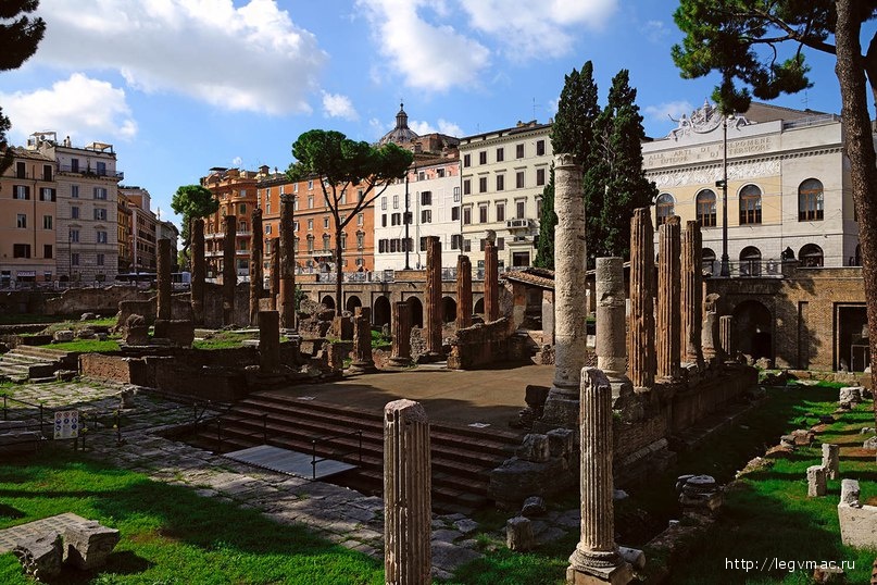 Раскопки на Ларго Торре Арджентина, Рим.
Рим, Марсово поле, Священная площадь (Area Sacra)