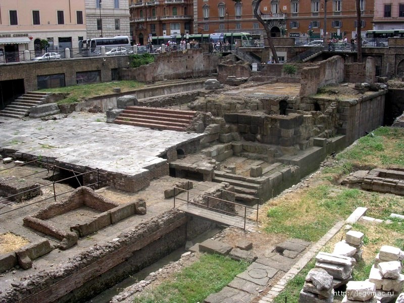 Храм Феронии.
310—290 гг. до н. э.
Рим, Марсово поле, Священная площадь (Area Sacra).
