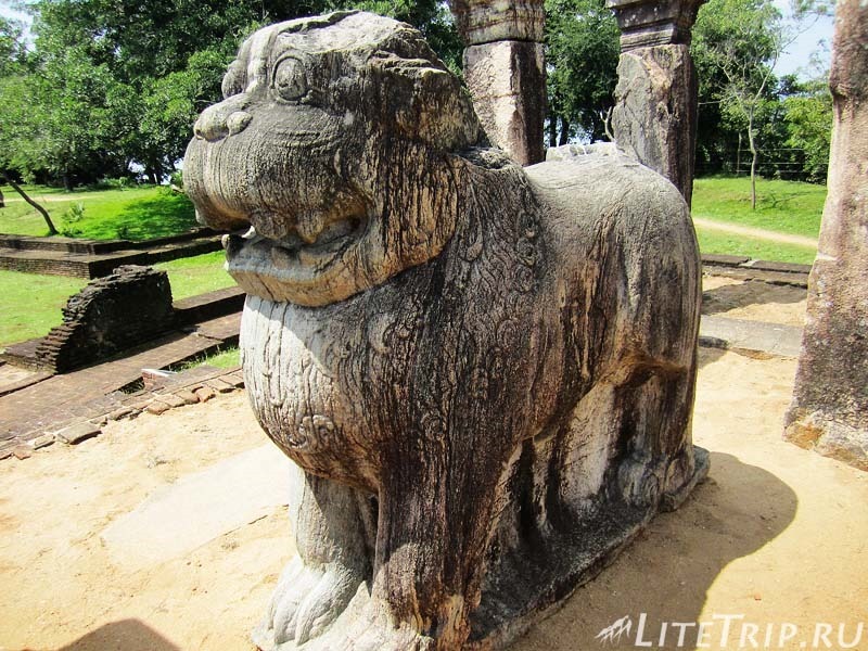 Шри-Ланка. Полоннарува - символ льва в Ниссанкамаллы
