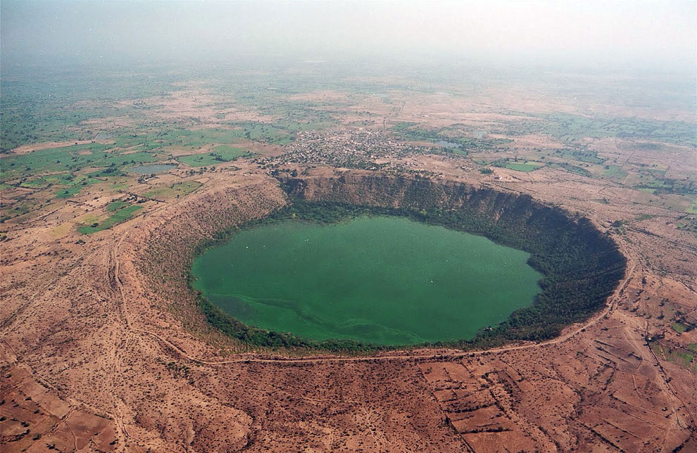 Кратерное озеро Лонар (Махараштра, Индия)