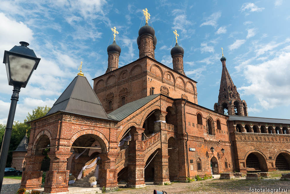 Древняя улица в центре Москвы