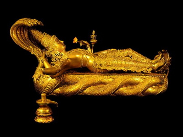 Самая ценная находка - золотая статуя бога Вишну высотой 1,2 метра. 