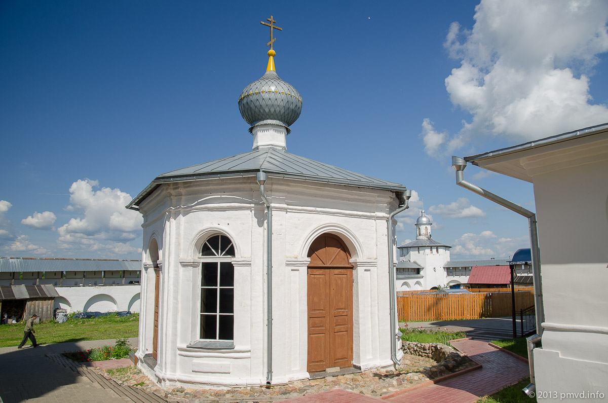 Никитский монастырь. Часовня Столп