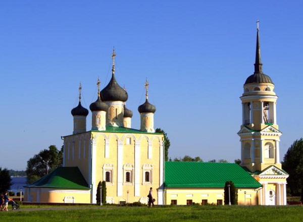 Успенская адмиралтейская церковь