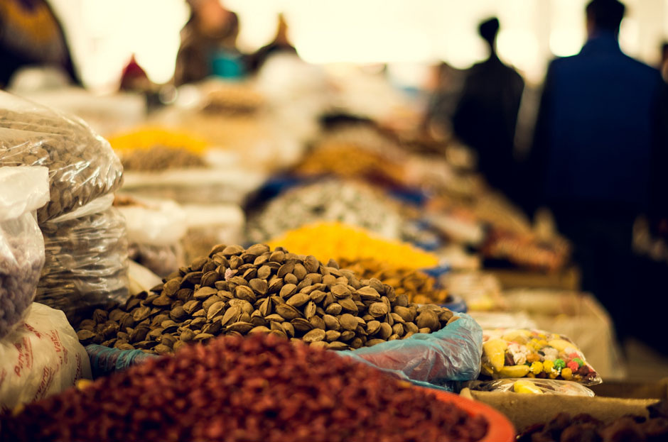 Орехи на базаре в Узбекистане