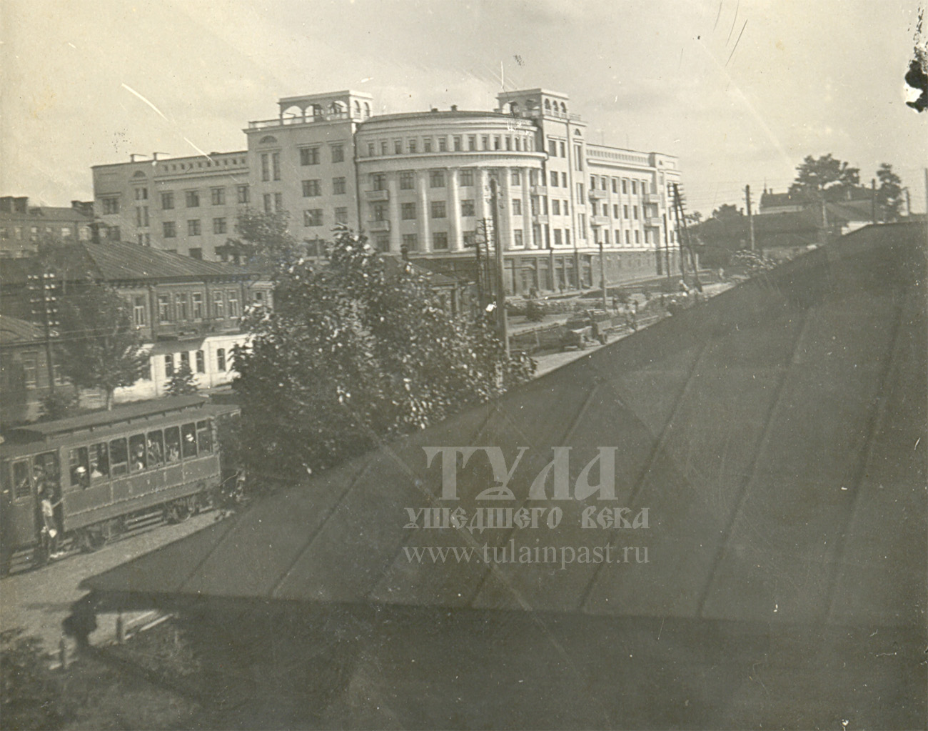 Вид на здание в первые годы после постройки. 1930-е годы