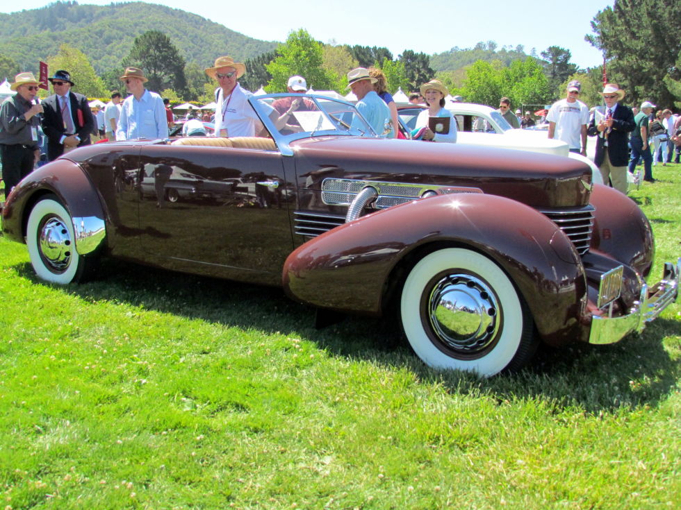 1. Cord 812 Cabriolet 1937 года.