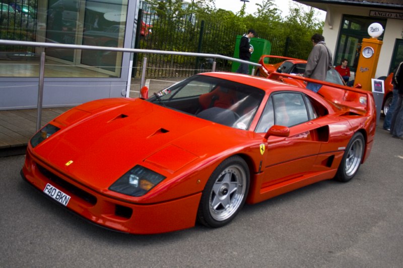 9. Ferrari F40 1987 года.