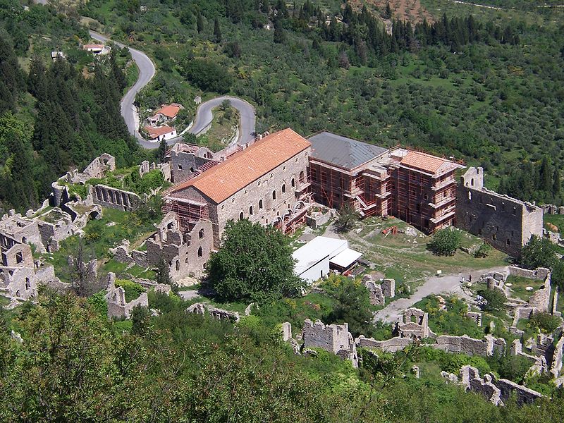 800px-Mystras_palace