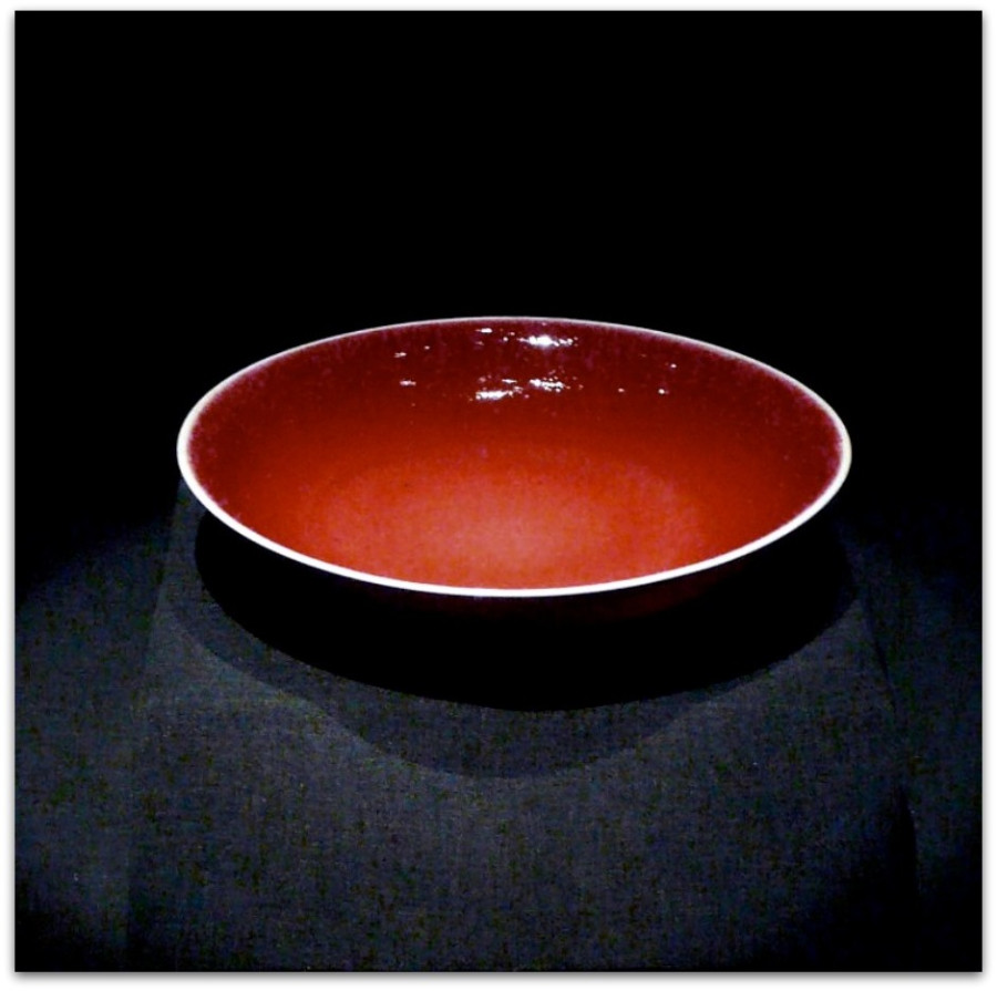 China_ceramics_red_plate