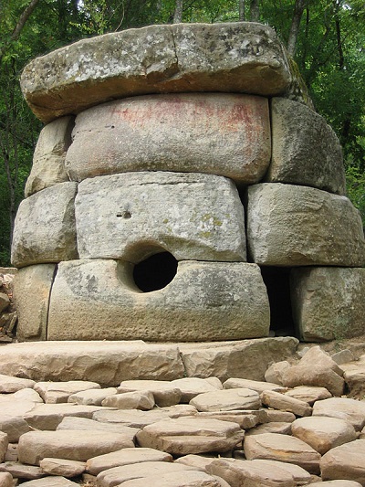 Dolmen_Russia_Kavkaz