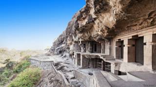 Пещерные храмы Элоры в Индии