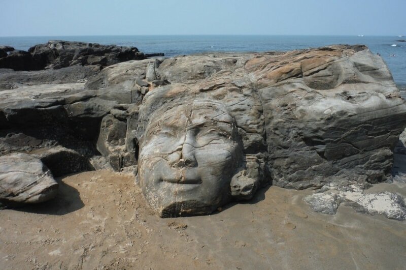 Лицо Шивы на пляже Вагатор Гоа