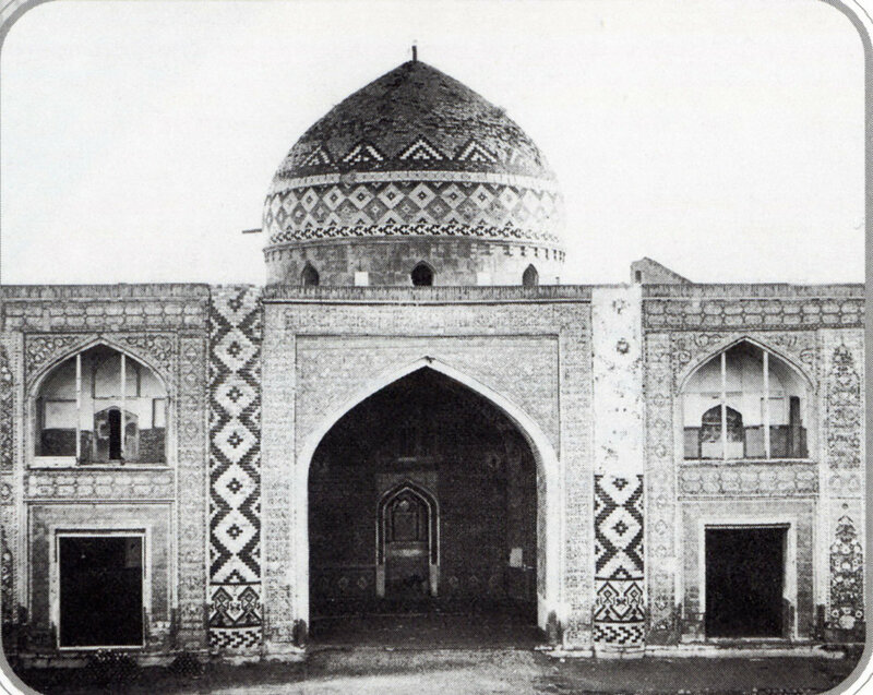 1872-1874 Ереван. Портал Сардарской мечети.jpg