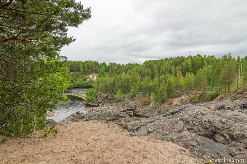 Панорама вулкана Гирвас и водоотводного канала, Карелия