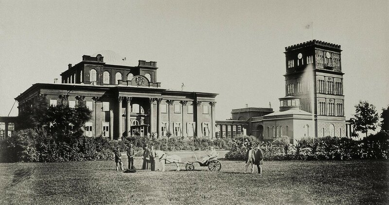 1860е Дворец И.Ф. Паскевича в Гомеле. Фасад и башни со стороны площади Иван Бианки.jpg