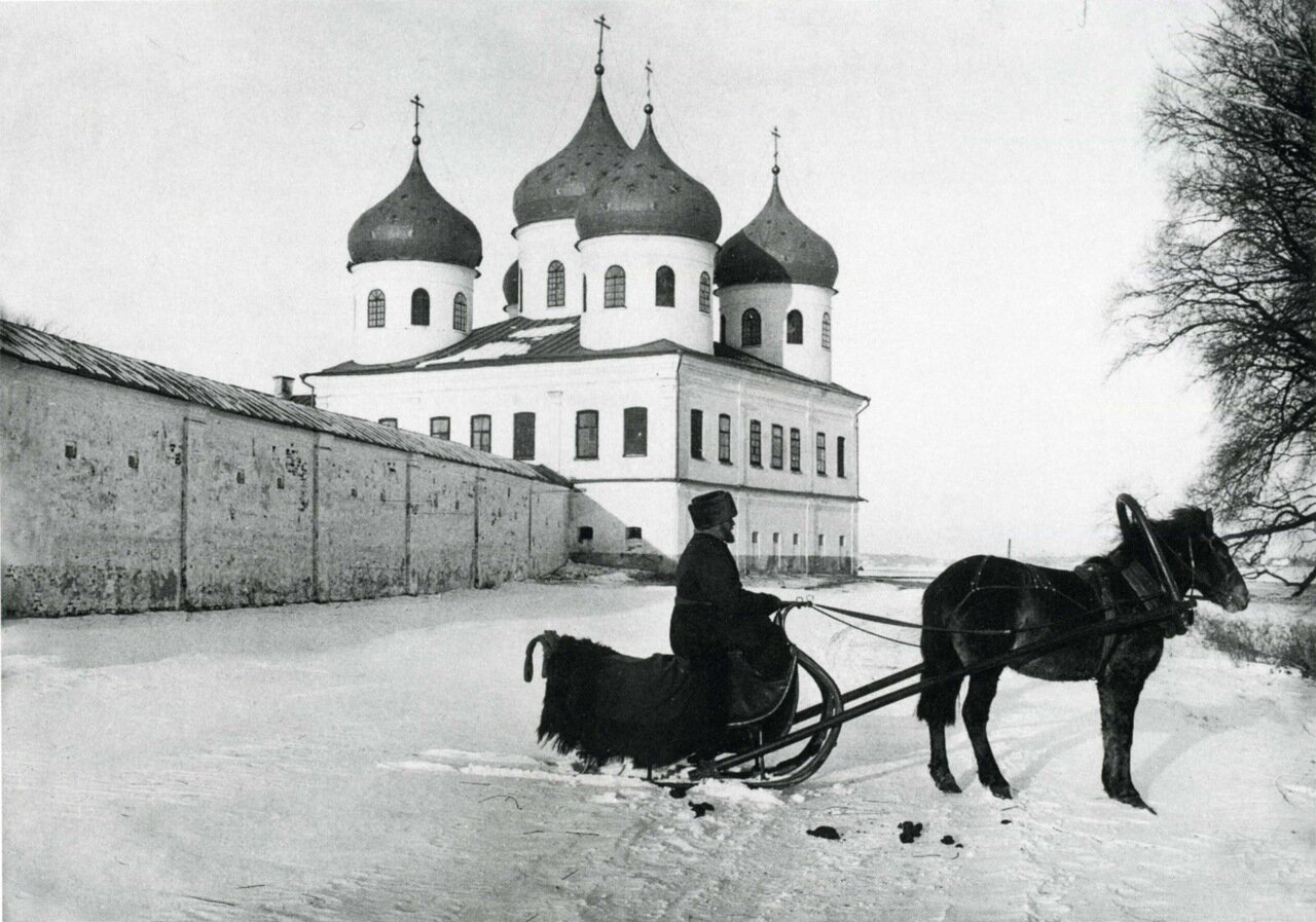 Юрьев монастырь. Крестовоздвиженский собор