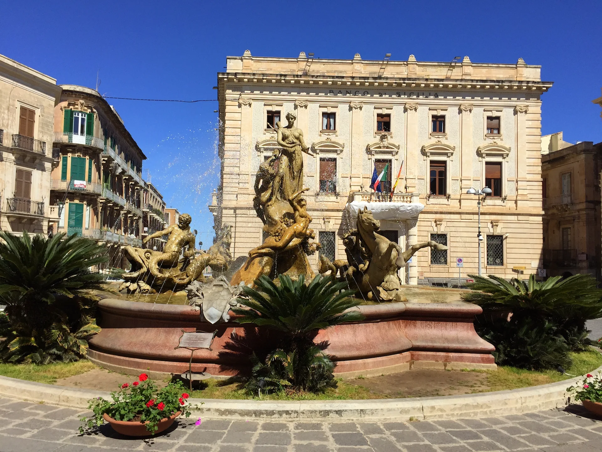 Сиракузы (Siracusa), Сицилия, Италия - достопримечательности, карта города, туристический маршрут. Путеводитель по городу, Сицилии и Италии. Что посмотреть