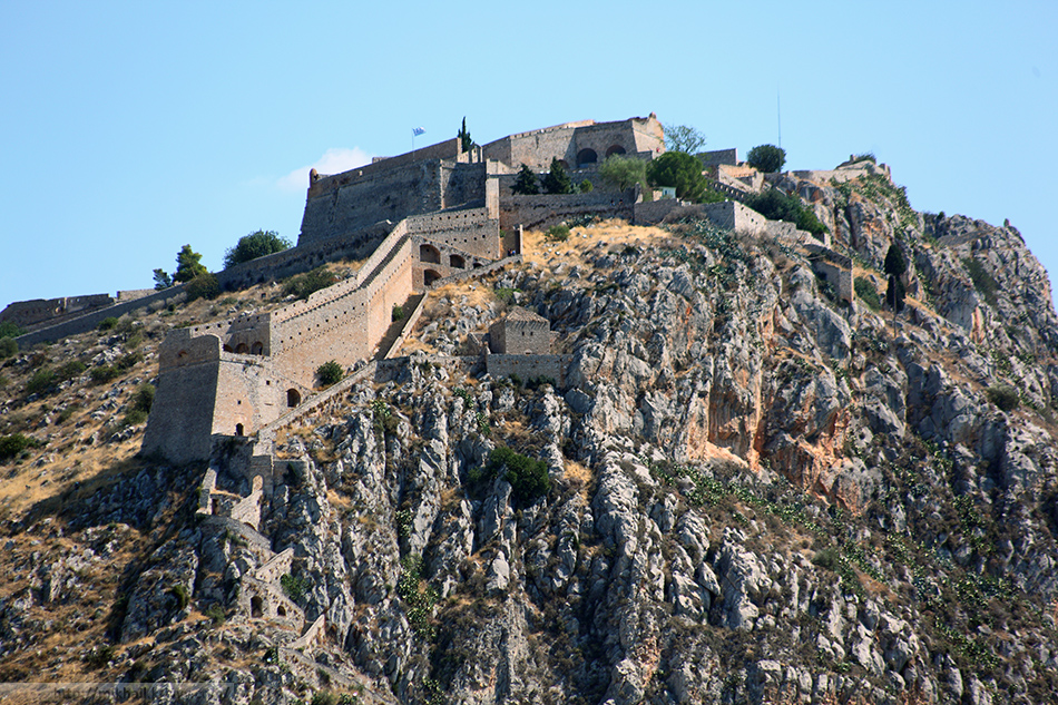 Паламиди (греч. Παλαμήδι) — крепость построенная венецианцами в 1687 году. Высота холма - 216 метров.