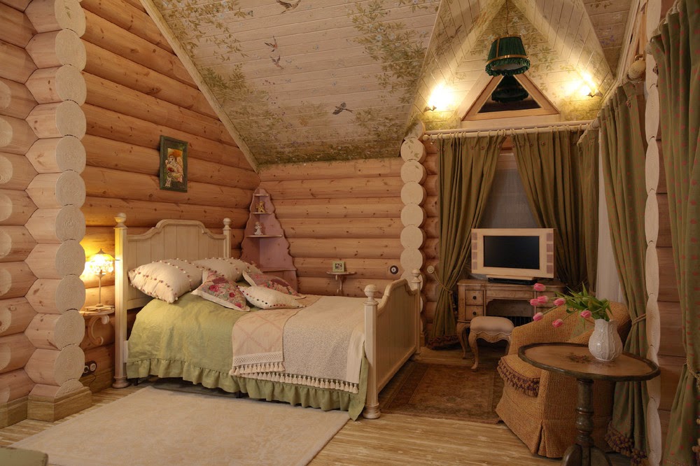 Мансардная спальня в русском стиле