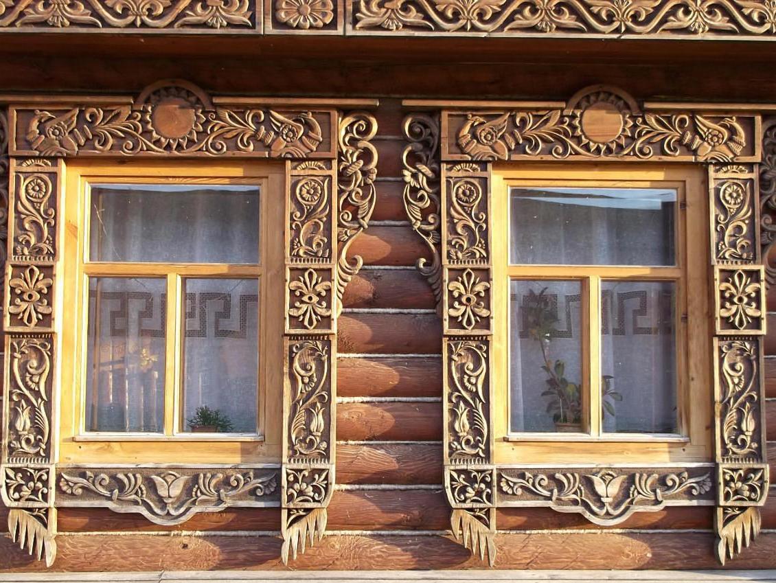 Резные деревянные окна