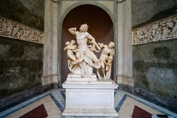 Лаокоон и его сыновья статуя в музей Ватикана — стоковое фото