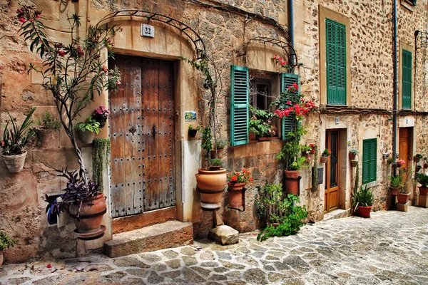 Очаровывание улиц старых средиземноморских городов Лицензионные Стоковые Изображения