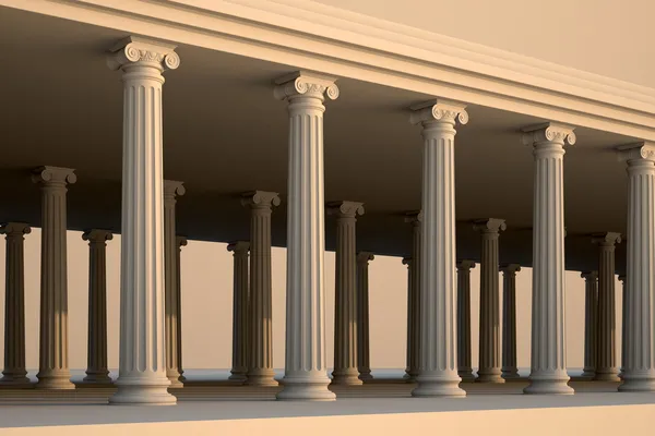 Белый греческие колонны — стоковое фото