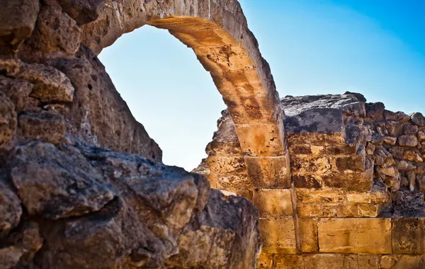 Развалины греческой древней арки в городе Пафос, Кипр Лицензионные Стоковые Фото