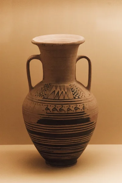Античная ваза в музее, Колоннада Аттала Лицензионные Стоковые Фото