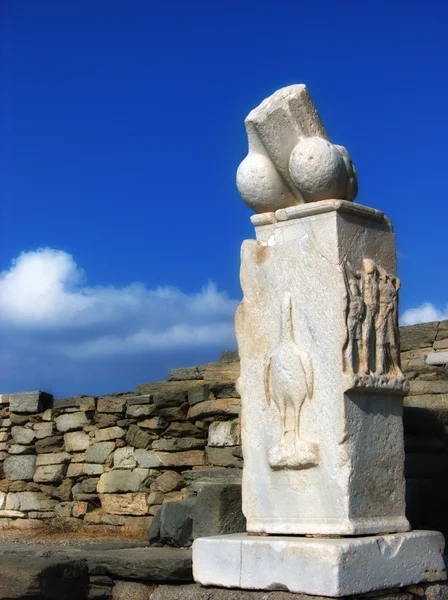 Статуя фаллос пенис в Делос, Греция — стоковое фото