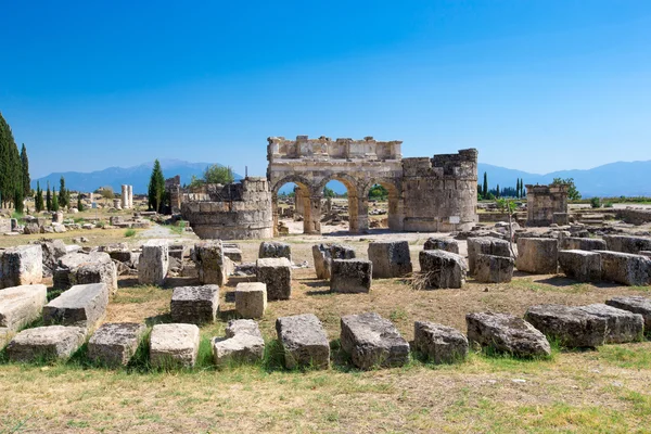 Древние руины в Иераполис, Памуккале Стоковая Картинка
