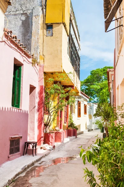 Красивые красочные улица в Афинах, Греция — стоковое фото