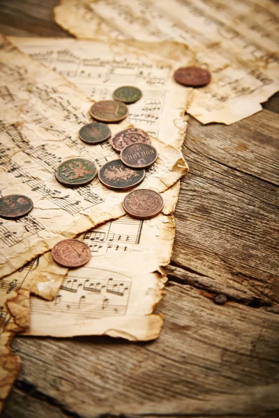 Старинный натюрморт с древними монетами Лицензионные Стоковые Фото