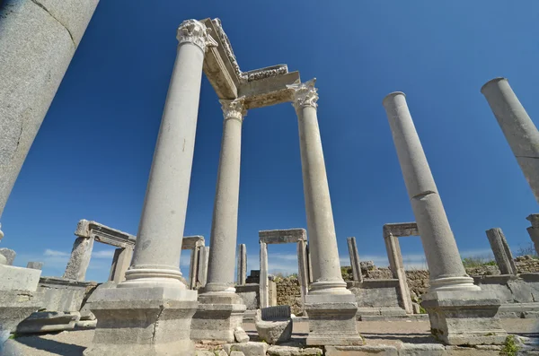 Остатки древних греческих колон — стоковое фото