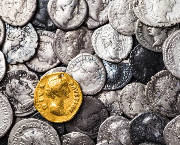 Монеты Римской империи, золото и серебро Лицензионные Стоковые Изображения