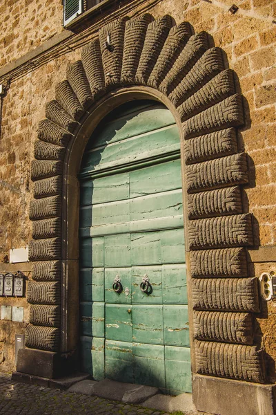 Зеленый Деревянные Двери Орвието Пригород Рима Италия Стоковое Изображение