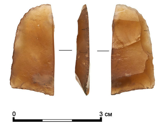 Найденные при раскопках резец и скребок оказались древнейшими артефактами