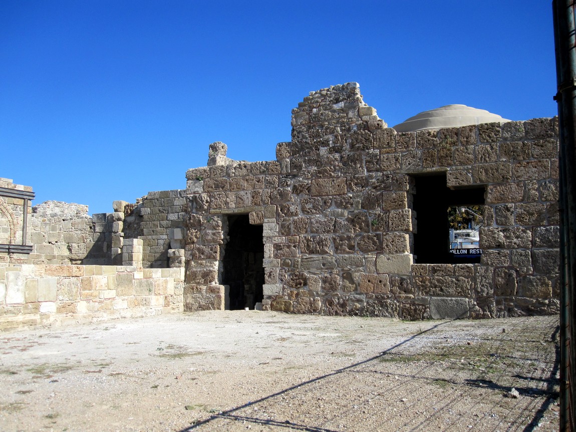 Руины Базилики в Сиде (Турция)