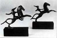 Статуэтки скифов на конях